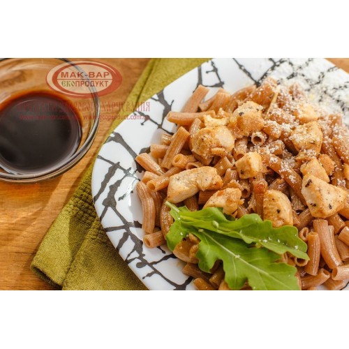 Макарони з куркою в медово-соєвому соусі
